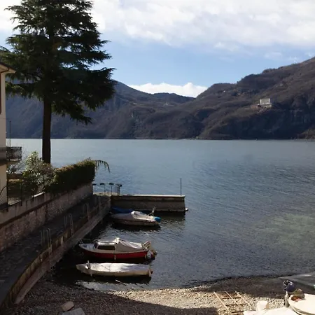 Mamma Ciccia - Front Apartmán Mandello del Lario