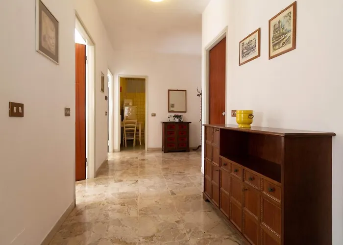 Mamma Ciccia - Front 만델로델라리오