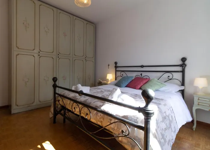 Mamma Ciccia - Front * 만델로델라리오