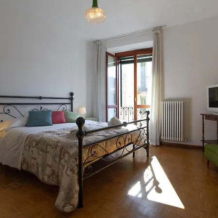 Mamma Ciccia - Front * Манделло-дель-Ларио